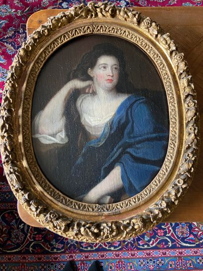 null Ecole FRANCAISE vers 1700, entourage de Pierre MIGNARD 

Portrait de femme au...