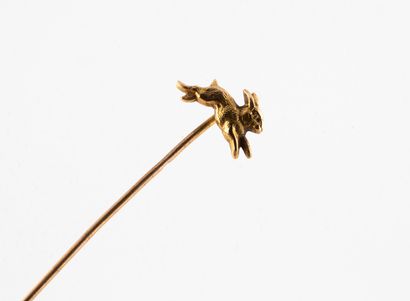 null Gold jabot pin 750 °/°° decorated with a hare. 

Weight : 0,98 g.