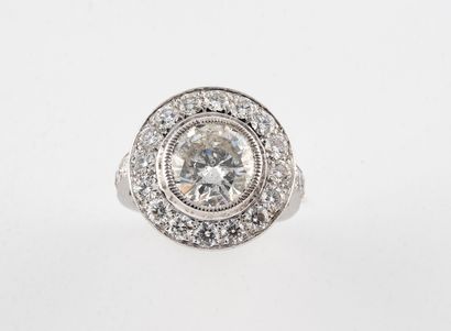 null Ring in white gold 750°/°° set with a brilliant-cut diamond of 2 cts approx.

TDD...