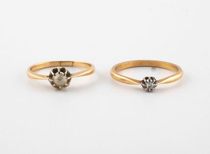 null Lot of two solitaire rings in gold 750 °/°° set with an old cut diamond for...