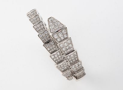 null BVLGARI

Serpenti Viper bracelet in white gold 750°/°° paved with diamonds....