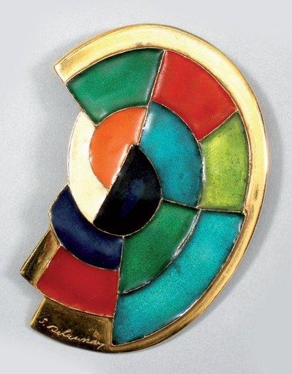 SONIA DELAUNAY (1885 - 1979) BROCHE pendentif en bronze et laque de couleurs Signée...
