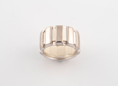 null CHAUMET Paris
Class One band ring in white gold 750°/°° with a diamond-paved...