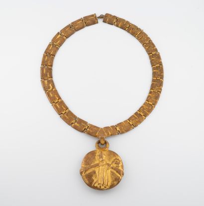 null LINE VAUTRIN
Collier draperie Saint Nicolas en bronze doré constitué d'une chaîne...