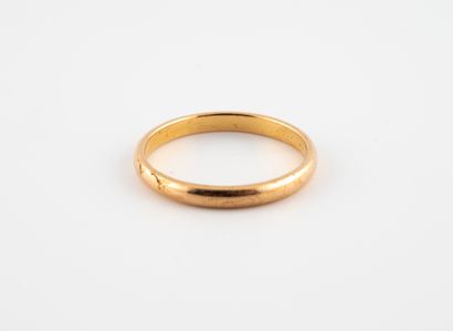 null Wedding ring in gold 750°/°°.
Weight : 2,3g.