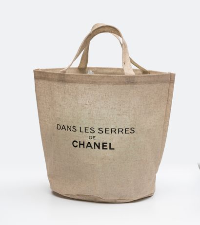 null CHANEL
Sac collector défilé "Dans les serres de Chanel" en toile de jute plastifiée,...