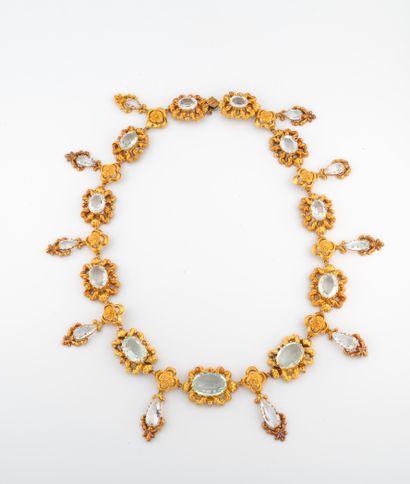 null Charles X set in gold 750°/°° comprising a pair of earrings, a necklace and...