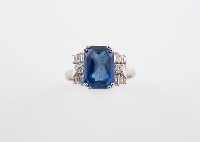 null Ring in white gold 750°/°° set with a Ceylon sapphire of 3,69 cts without mod....