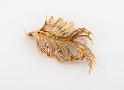 null Gold 750°/°° feather brooch.
Circa 1950
Weight : 11,8 g.