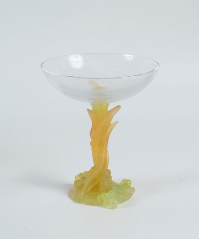null DAUM
Coupe sur pied collection "Mimosa"
H. 20 cm.