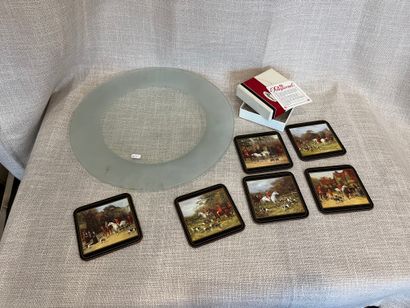 null LEONARDO.
Round dish in frosted glass
Includes hunting-themed coasters.