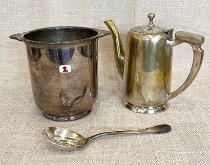 null Silver-plated lot including refreshment bucket, ice-cream spoon and teapot ...