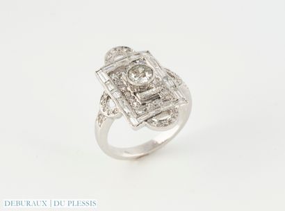 null Ring set with a TA diamond. Set in a geometric diamond pavé.
TDD 53
Gross weight:...