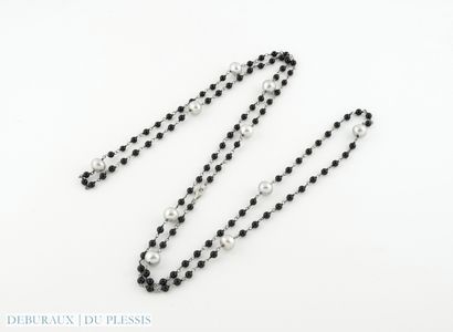 null 925°/°° silver long necklace adorned with freshwater cultured pearls set off...