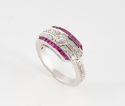 null Ring with Art Deco motif in 750°/°° white gold set with a princess diamond set...