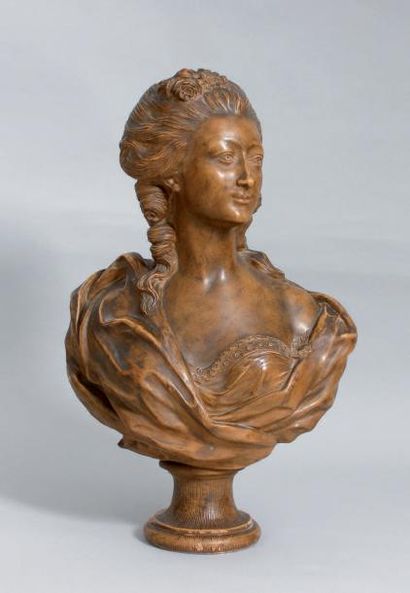 Augustin PAJOU (1730-1809) d'après Portrait de Madame du Barry. Buste en terre cuite....