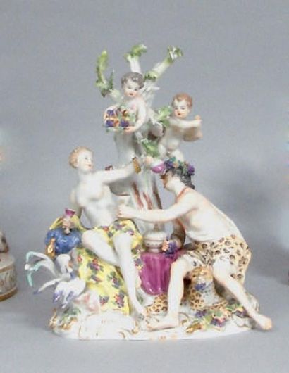 null GROUPE en porcelaine de Saxe. Ariane et Bacchus. H.: 25 cm. Légers accident...