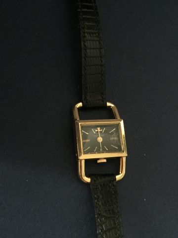 null HERMES Paris bracelet montre de dame en or 750°/°° modèle "Etrier Jaeger Lecoultre",...