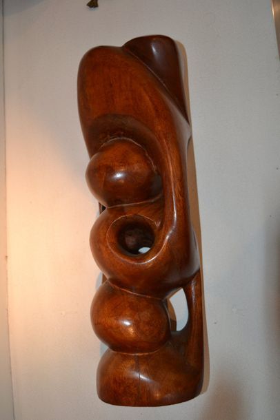 null Fumio OTANI (1929-1995)
Sculpture en bois, signée et datée 72..
H. 41 cm.