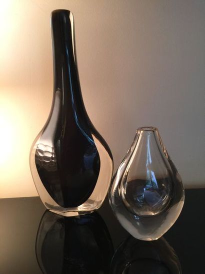 null Deux vases soliflores en verre.