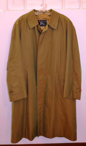 null BURBERRY'S
Trench coat Homme en gabardine de coton.