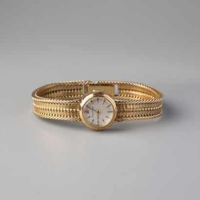 null Bracelet montre de dame Mauboussin pour la maison Jaeger Lecoultre en or 750...