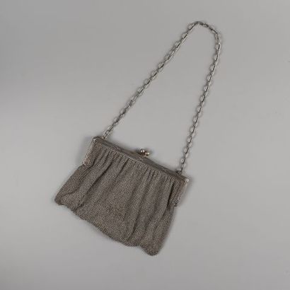 null Sac du soir et sa bourse en argent 950 °/°° cotte de maille Circa 1900. Poids....