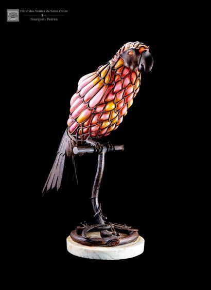  MULLER FRERES et CHAPELLE NANCY, importante lampe en forme de perroquet branché,... Gazette Drouot
