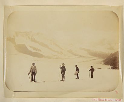 null Alpinisme, «Sur le glacier de Gorner», vers 1880
Belle épreuve albuminée, monogrammée...