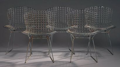 Harry BERTOIA (1915-1978) & KNOLL INTERNATIONAL (éditeur) Suite de cinq chaises «Wire»...