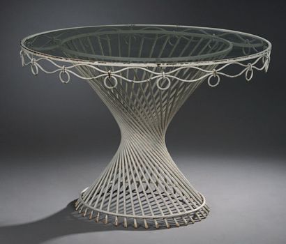 Mathieu MATÉGOT (1910-2001) Table de jardin modèle Anthéor créée en 1951, à structure...