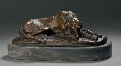 Paul GAYRARD (1807-1855) 
Lévrier couché
Épreuve en bronze à patine brune, base oblongue...