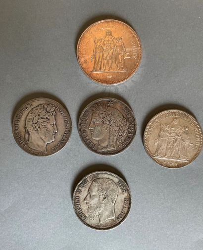 null Lot de pièces de monnaie en argent :

une pièce de 50 FF, 1977

trois pièces...