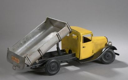 null CITROEN Camion T23 Benne Jaune 1936 - échelle 1/10e

Dim. 16x43,5 cm