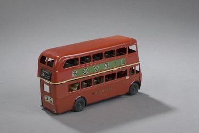 null ENGLAND Triang - Bus London Rouge - 1948

Dim. 10x18.5 cm