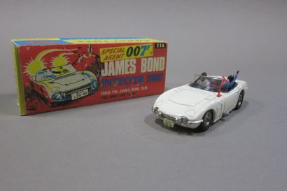 null CORGI-TOYS Gift-Set n°336 - TOYOTA 2000 GT James Bond 007. Avec boite.

Long....