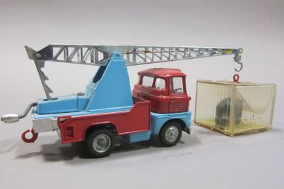 null CORGI-TOYS Gift-Set n°1144 CHIPPERFIELDS Circus Crane. Avec boîte.

Long. 19,5...