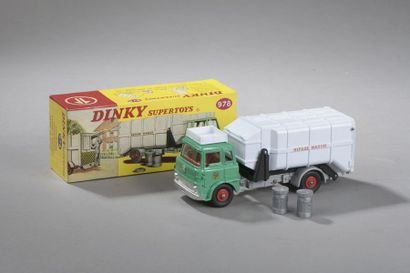 null DINKY-TOYS n°978 Camion Benne à ordures Bedford. Avec boîte.