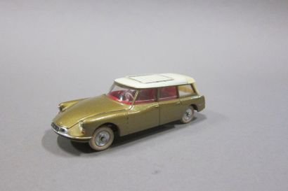 null DINKY-TOYS n°539 Citroën Break ID 19 Bronze. Avec boîte.

Long. 11,5 cm