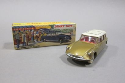 null DINKY-TOYS n°539 Citroën Break ID 19 Bronze. Avec boîte.

Long. 11,5 cm