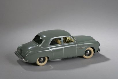 null CIJ Renault Frégate Verte - Mécanique - 1950

Dim. 10,5 x 31,5 cm
