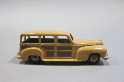 null DINKY-TOYS n°344 Plymouth Break Woody. Avec boîte.

Long. 10,5 cm