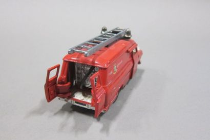 null DINKY-TOYS n°286 Ford Transit service. Avec boîte.

Long. 12,5 cm