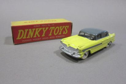 null DINKY-TOYS n°174 Hudson Hornet Bi color avec sa boîte.

Long. 11,5 cm