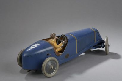 null JEP Automobile Course "Delage" Bleu n°6 avec pilote 1929

Dim. 16x44 cm