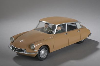 null AROUTCHEFF Michel - Citroen DS19 Blake Mortimer - 1958/59 n°039/199

Long. 38...