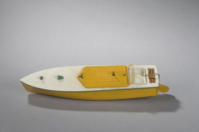 null ENGLAND HornBy Speed boat jaune avec sa boite 

Long. 33 cm