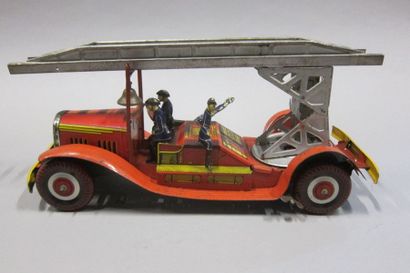 null ENGLAND Mettoy Camion Pompiers avec ses personnages et sa boite - 1946

Long....
