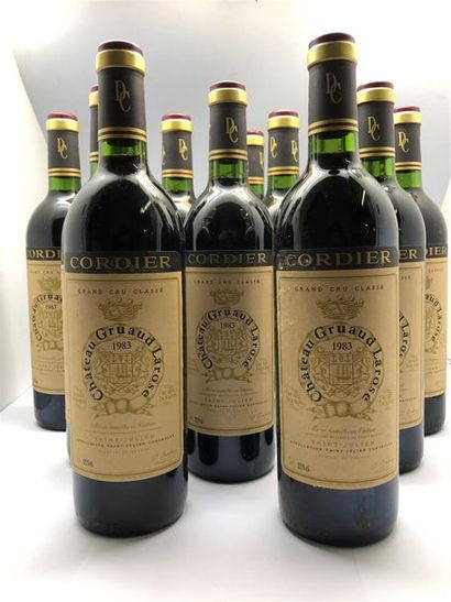 12 bouteilles de Château Gruaud Larose Saint-Julien...
