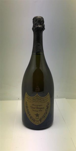 null 1 bouteille de Champagne Dom Pérignon 1998 dans son coffret